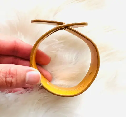 Suarez Crocodile Cuff Tan