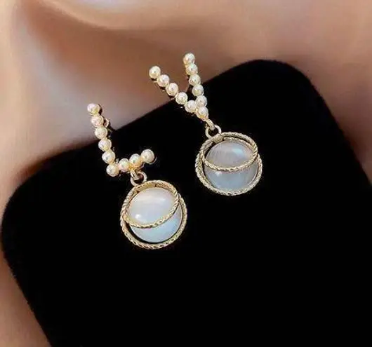 Women's Pearl Letter Cat‘s Eye Stone Dangle Drop Earrings Gold