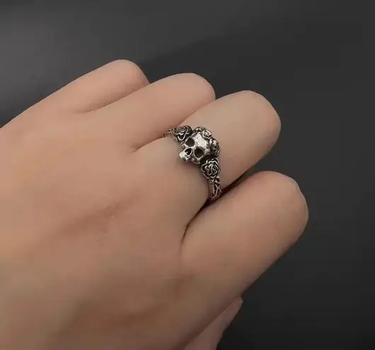Adjustable Vintage Gothic Black Rose Skull Ring,