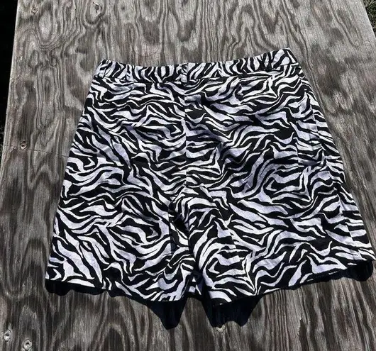 Jones New York  Sport Women's Size 8 Zebra Print Shorts Stretch Black White Y2k