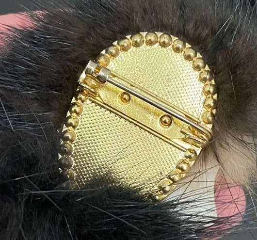 Vintage Porcelain Face Victorian Lady with Real Rabbit Fur Hat Scarf Brooch 11g