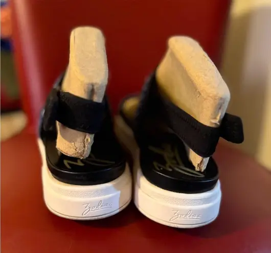 Zodiac Black & Blue Jada Embroidered Velcro Ankle Strap Sandals Sz 11 $83