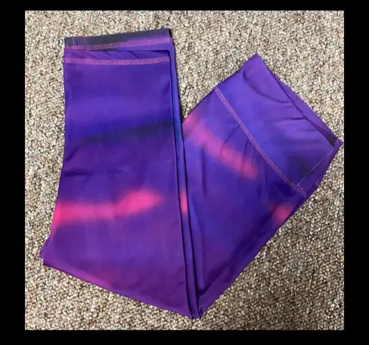 Take A Walk purple & pink yoga Capri pants - size Medium