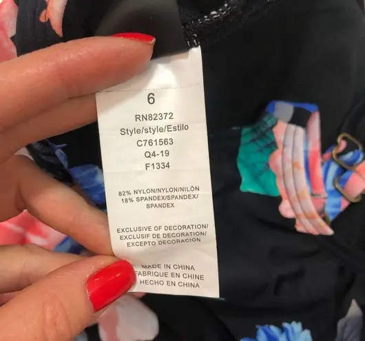 Island Escape RacerBack Underwire Tankini Swim Top Size 6