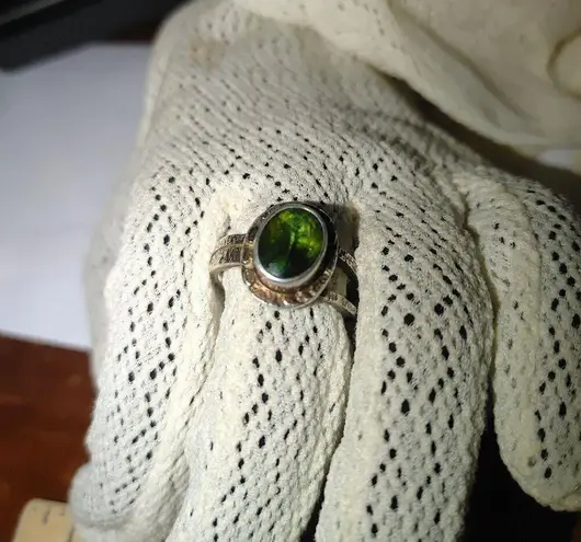 Sterling Silver Green Gemstone Ring Size 8.5 Intricate Band Design