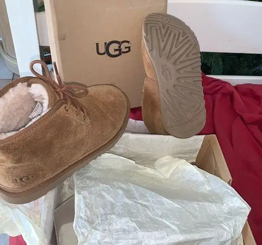 UGG chestnut  Neumel chukka boot | size 7.5 in women’s & 6 in men’s