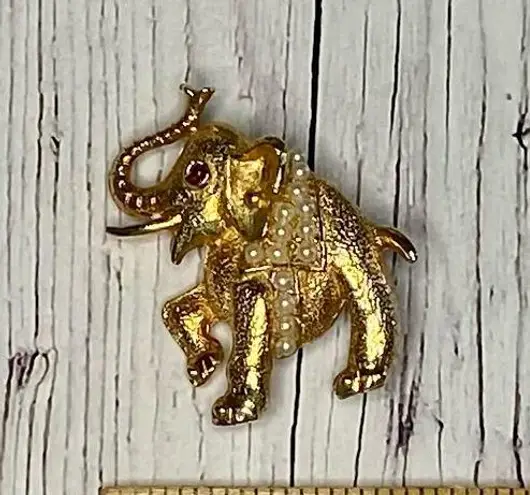 Vintage Gold Tone Elephant Brooch โ Trunk Up, Pearl Saddle, Red Stone Eye, 1.25โ