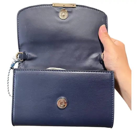 Draper James navy daisy handbag purse clutch without strap