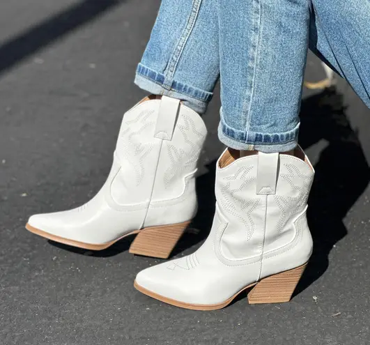 Soda White High Top Stitched Cowboys Boots