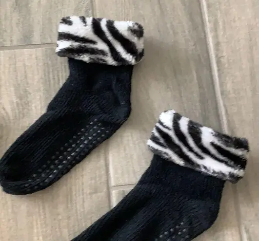 Animal print fur roll cuff socks