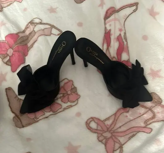 black bow heels Size 7.5