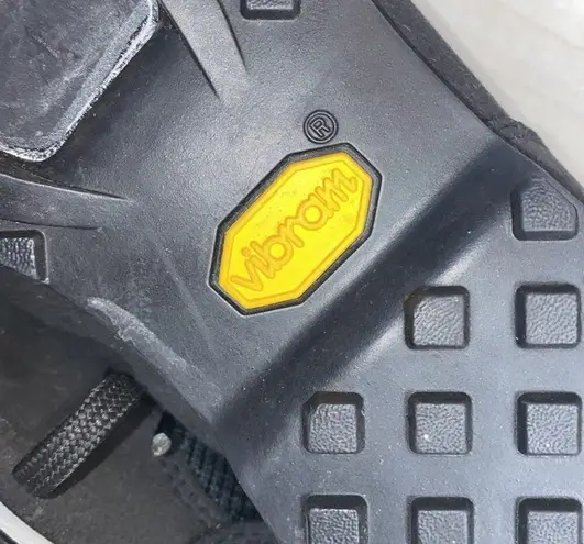 Giro Petra VR Women's Cycling Shoes Size 7.5 With Shimano Cleat SPD Clips Black