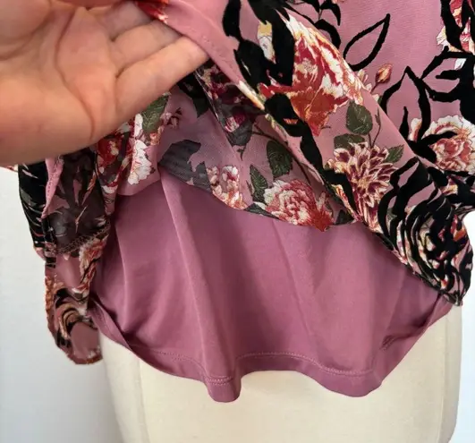 Retrology Pink Floral Short Slit Sleeve Velvet Blouse