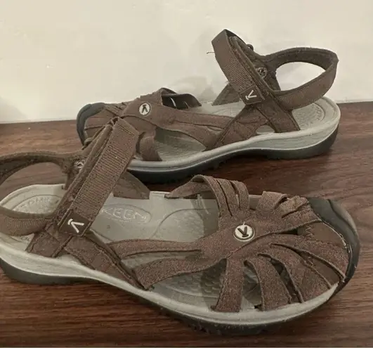 Keen Women’s ‘Rose’ Closed Toe Waterproof Casual Rugged Adventure Sandals Size 9