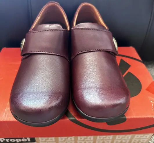 Propet Propét Women's Autumn Clog in Chocolate/Burgundy