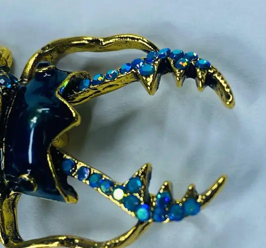 Large Beetle Bug Jewelry Pin Brooch Pendant Faceted Shades of Blue Rhinestones