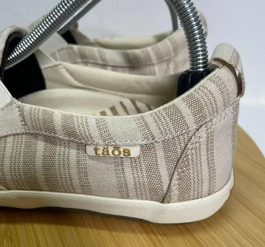 Taos Women 9 Dandy Beige Tan White Stripe Casual Slip