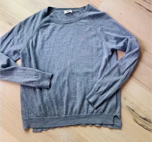 Gil 'B Wool Sweater Lightweight Gray Size Medium Scoop neckline Long SLeeve - Image 6