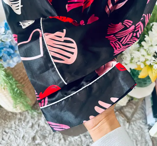 Boutique Black Silk Heart Robe