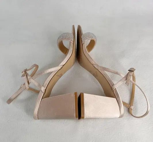 Badgley Mischka Jewel Earlene Block Heel Sandal 9.5 Champagne Satin Prom