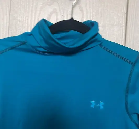 Under Armour NWOT  cold gear turtleneck size M