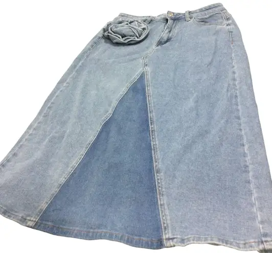 Denim Maxi Skirt Flower Detail Front Slit Light Wash A Line Vintage Look size M Blue Size M