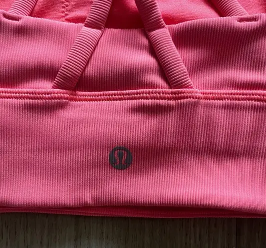 Lululemon  energy ribbed high neck raspberry cream sport bra size 4