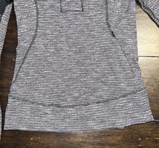 Lululemon Authentic  Black/Gray Half-zip Pullover - Size 6