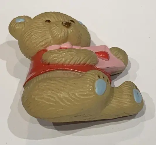 Signed GGI Costume Brooch Pin Plastic Valentine Bear