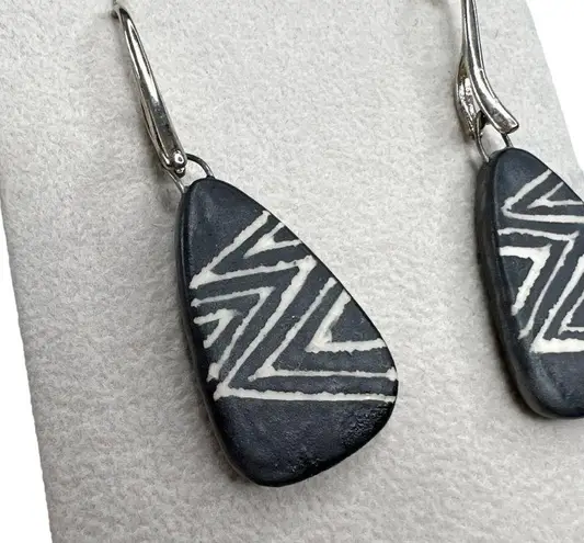 Polished Slate Stone White Zig Zag Rounded Triangle Earrings Gray