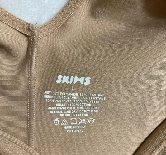 SKIMS Body Underwire Contouring Bodysuit L