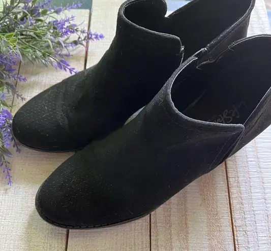 Life Stride | Black Booties