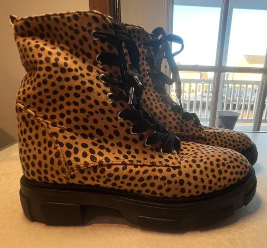 Olivia Miller olivia-miller | ladies cheetah print lug boots. Size: 8