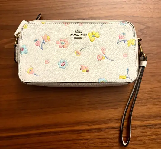 Coach  Leather Large Wristlet Clutch Bag With Floral Print And Strap - Image 1