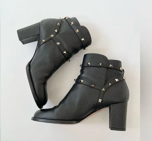 Valentino Garavani Black grained leather rockstud block heel ankle boots EU 40