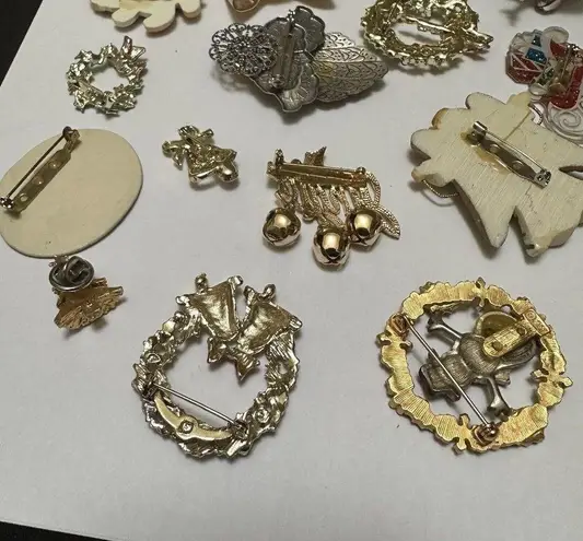 Christmas Holiday Brooch Pins Lot Of 17 For Crafts Projects Or Repair