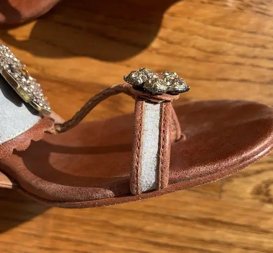 RARE Beverly Feldman Kitten Heel Toe Loop Sandals Size 8.5