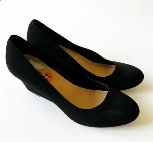 Rialto Freda Faux Suede Wedges Size 11 Black Round Toe Pump Witchy Goth Dark