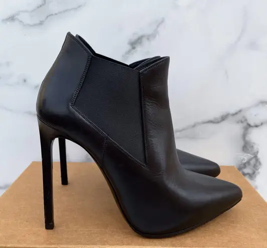 Saint Laurent classic Paris women’s leather ankle boot booties size 39 US 9
