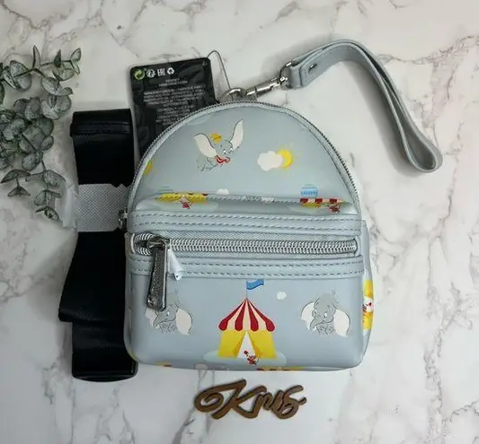 Lounge Fly  Disney Dumbo Circus Tent Wristlet