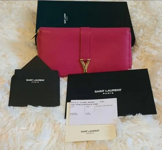 Saint Laurent 💯 Authentic YSL Wallet 🍀