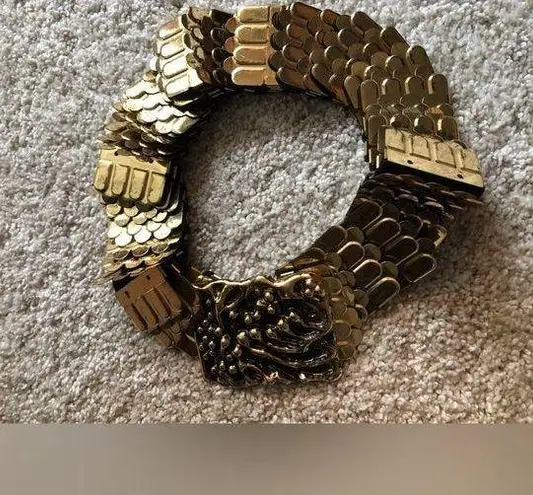 Vintage Gold tone metal Statement belt elastic adjustable 34” Renaissance