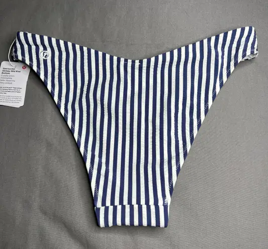 Lululemon Seersucker Skimpy Mid Rise Bottom NWT Size XL (Stripped White Blue)