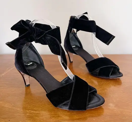 Chloé Chloe • Chris Bow Sandals heels black velvet ankle tie patent leather open toe