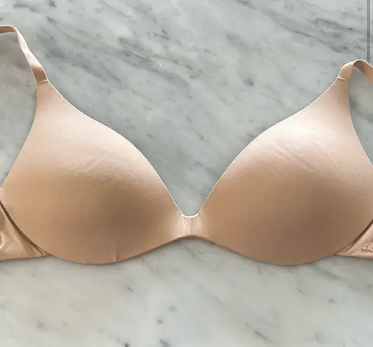 SKIMS Wireless Push-Up Bra 34A