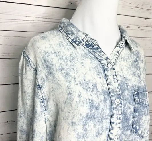 Velvet Heart  Acid Wash Tencel Chambray Denim Button Up Shirt Women’s Size Large