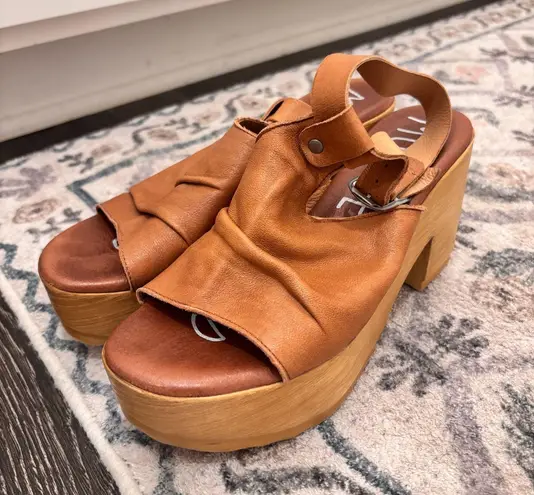 Musse & Cloud Muse Cloud Brown Leather Platform Sandals thumbnail 1