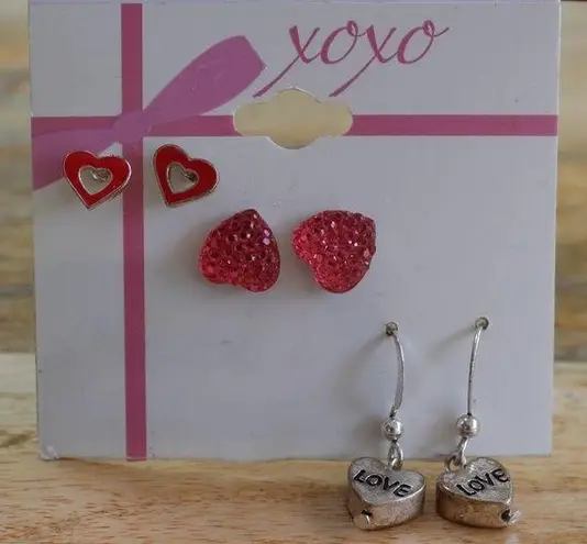 XOXO  | heart shaped earrings