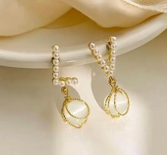 Women's Pearl Letter Cat‘s Eye Stone Dangle Drop Earrings Gold