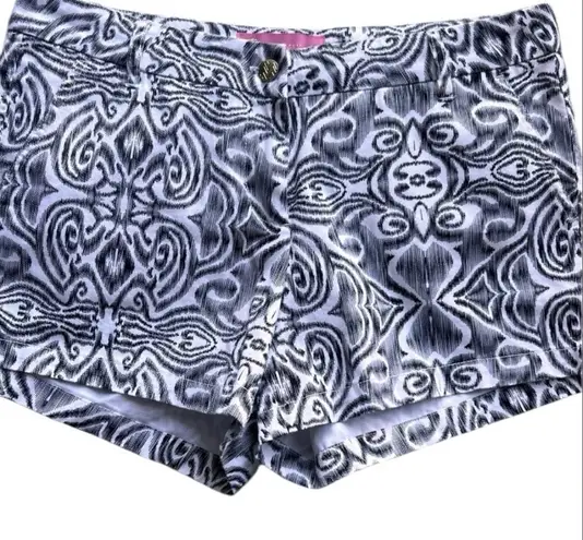 Macbeth collection by Margaret Josephs Black White Printed Shorts Women's Large